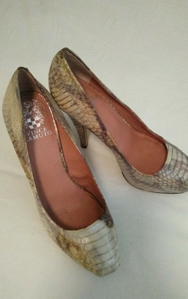 Vince camuto platform snake pattern